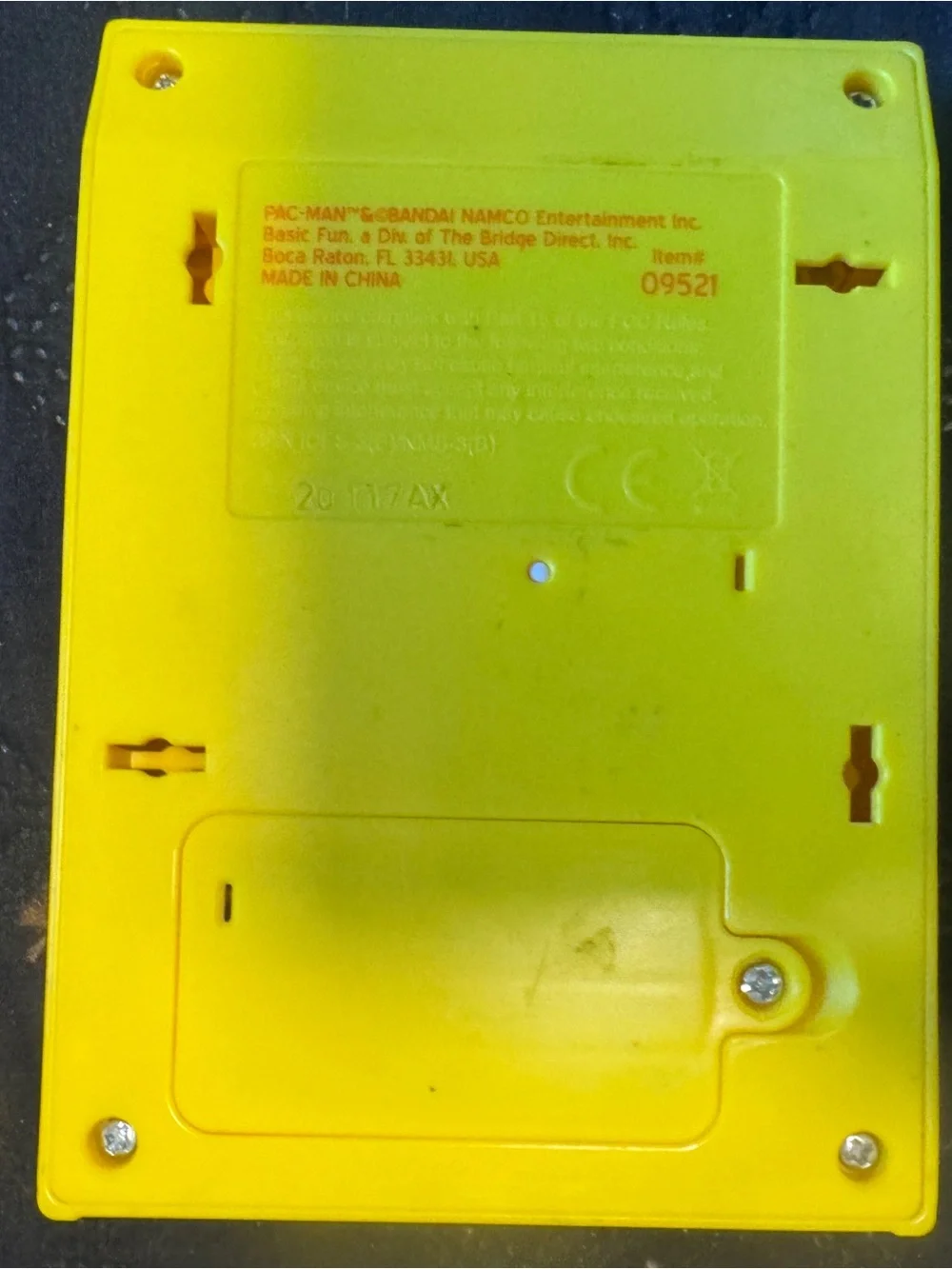Vtg Pac-Man Yellow Handheld Arcade Game #9521 - 6”x4”x2”